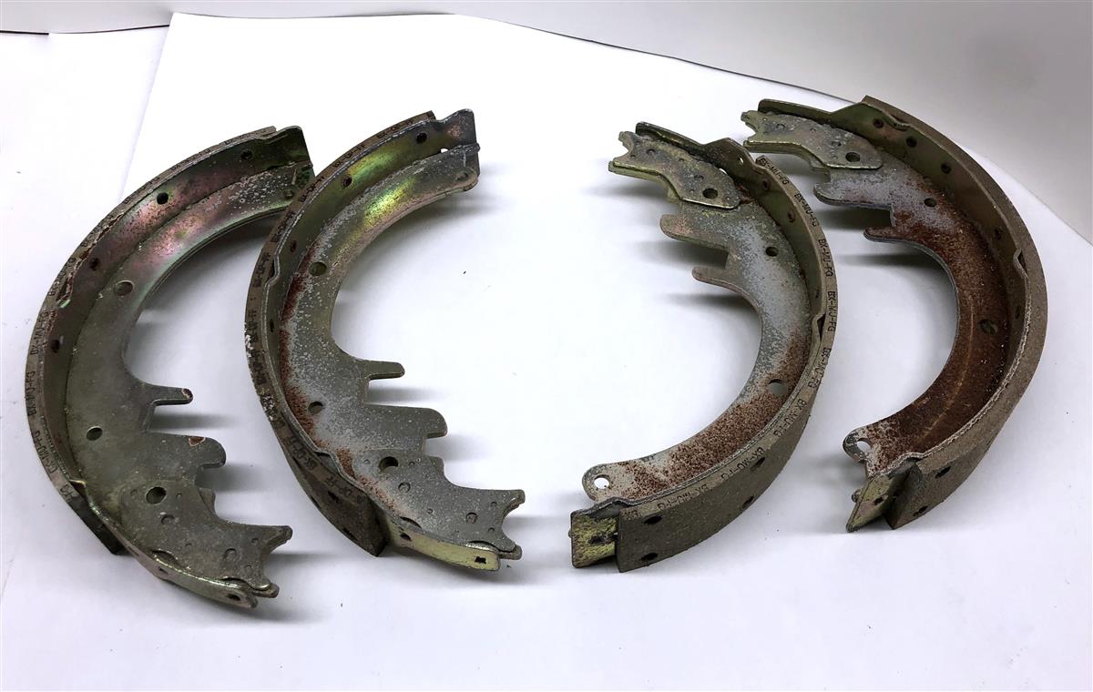 Rear Brake Shoe Set for 19761983 GM/Chevy Trucks